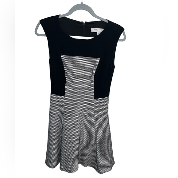 Trina Turk Dresses & Skirts - Trina Turk Knit Black/White Dress ~ Size 2